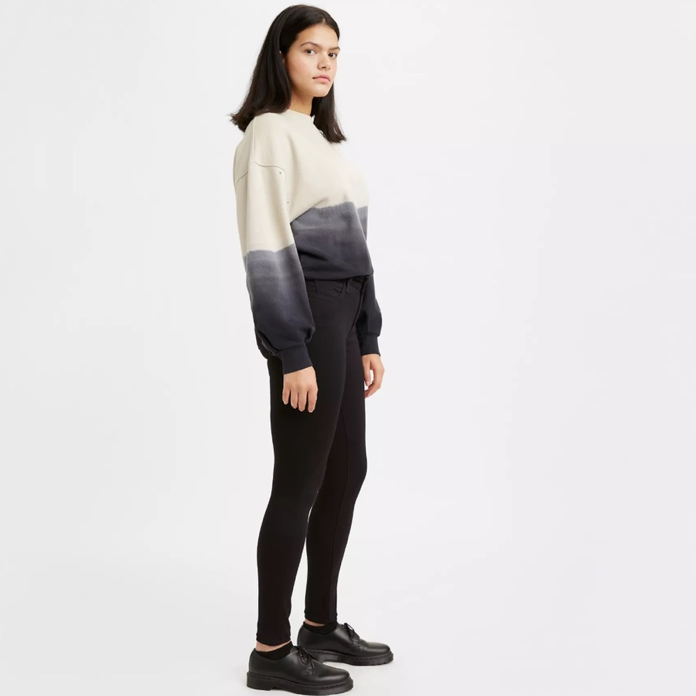 Black Levi’s super skinny jeans